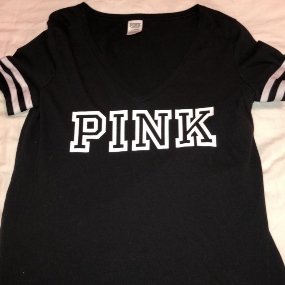 black and white pink vs top
